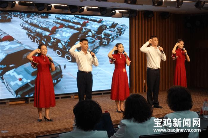 小球进黑洞